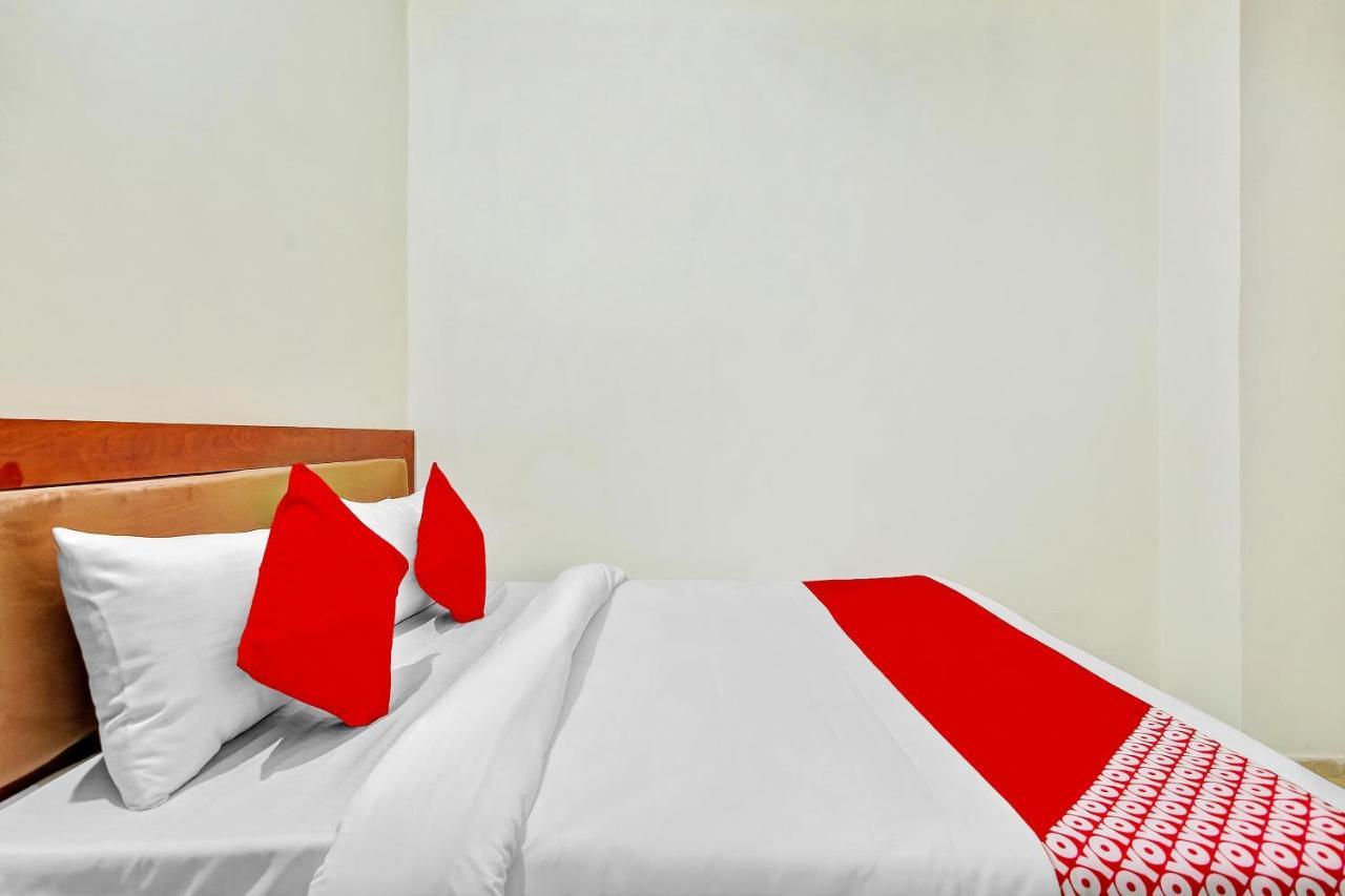Hotel O Yash Hotel Ghaziabad Buitenkant foto