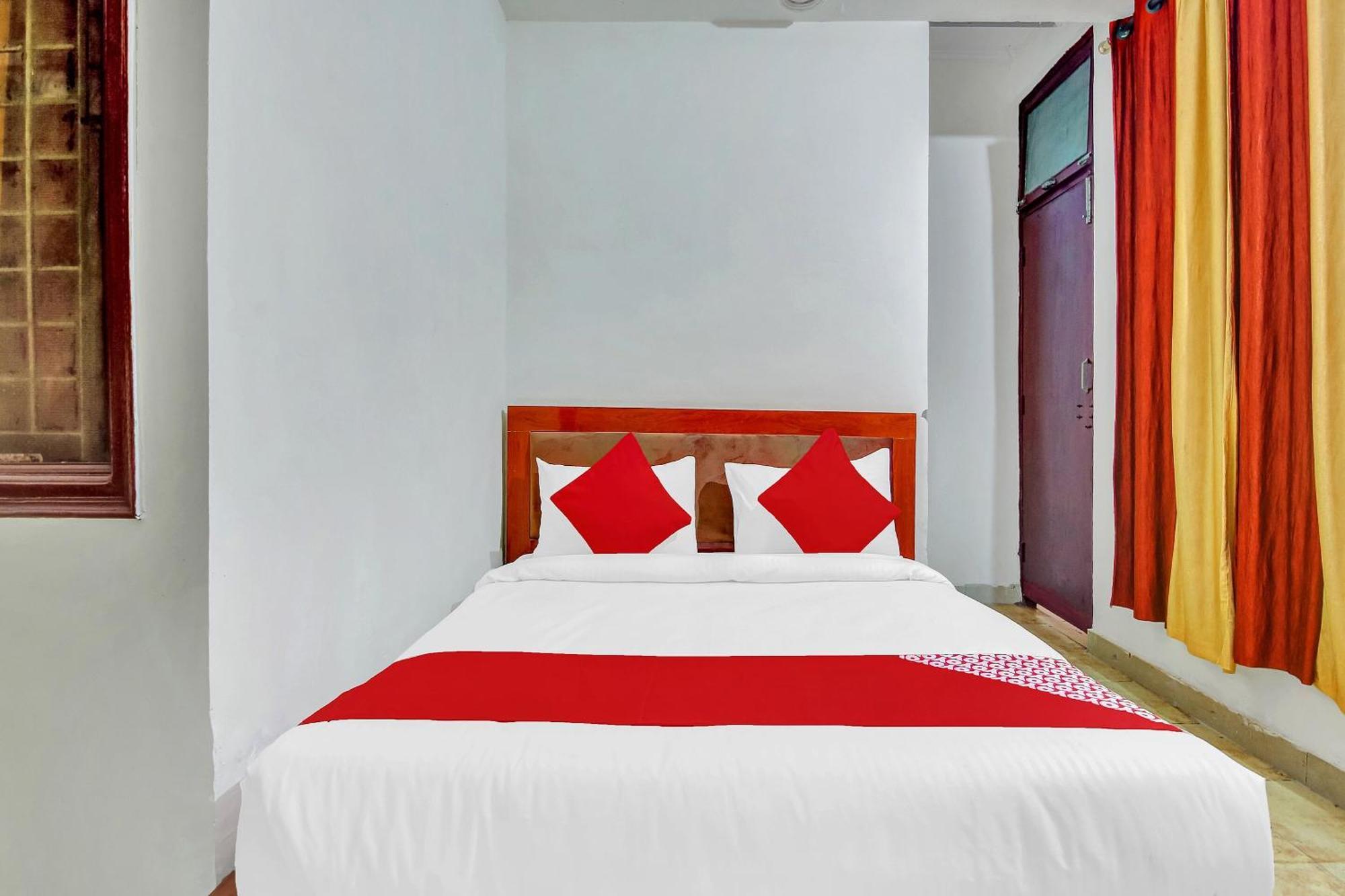 Hotel O Yash Hotel Ghaziabad Buitenkant foto