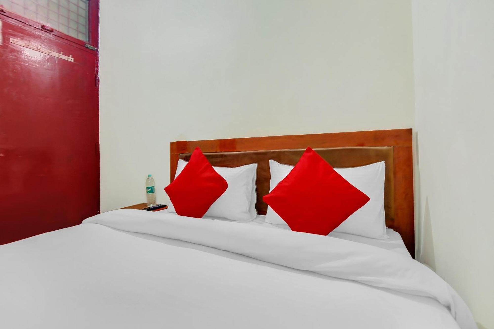 Hotel O Yash Hotel Ghaziabad Buitenkant foto