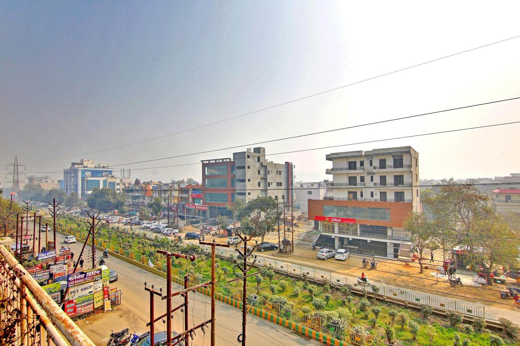 Hotel O Yash Hotel Ghaziabad Buitenkant foto