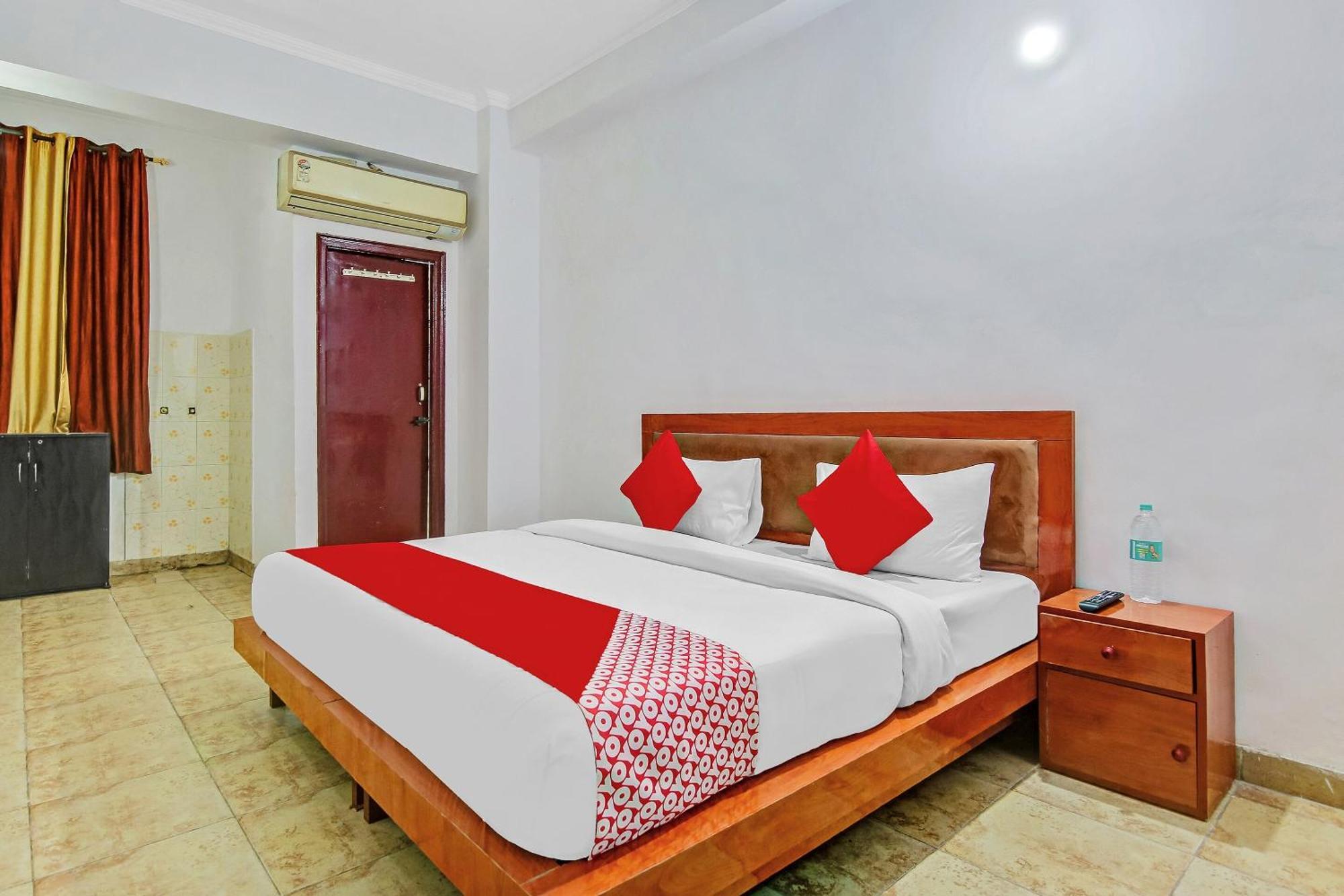 Hotel O Yash Hotel Ghaziabad Buitenkant foto
